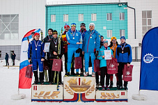 На городской лыжной трассе