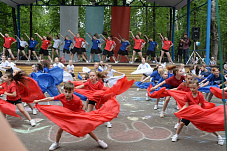 Парк, улыбки, смех